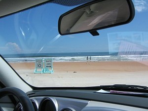 Souvenirs de Floride : Daytona Beach ou la plage à voitures !